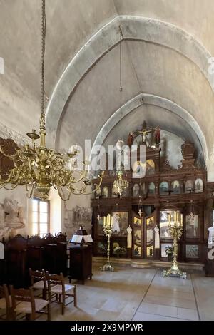 Interno della navata destra della chiesa Chiesa Monastero Chiesa Trasfigurazione dedicata a San Costantino ed Elena Trasfigurazione di Cristo il Foto Stock