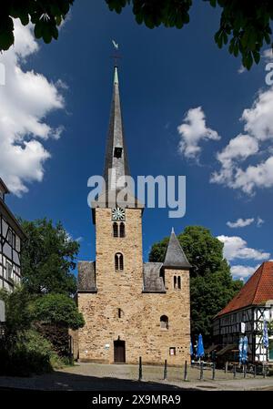 La chiesa del villaggio nel centro storico di Wengern, la città di Wetter (Ruhr), la regione della Ruhr, la Renania settentrionale-Vestfalia, Germania Foto Stock