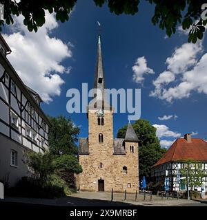 La chiesa del villaggio nel centro storico di Wengern, la città di Wetter (Ruhr), la regione della Ruhr, la Renania settentrionale-Vestfalia, Germania Foto Stock