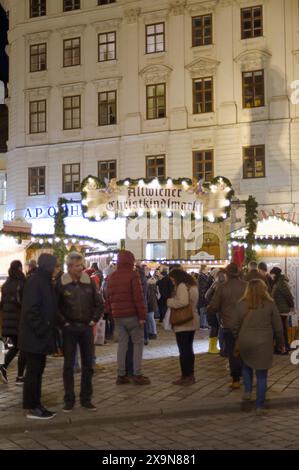 Vienna, Austria. 23 novembre 2019. Atmosfera natalizia sul Freyung nel 1° distretto di Vienna Foto Stock