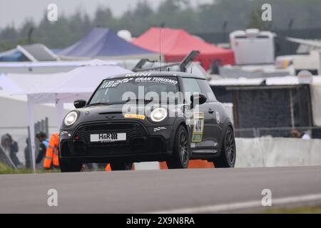 Michael Braeutigam (Spessart/DEU) / Andreas Hilgers (Rommerskirchen/DEU) / Sascha Korte (Grevenbroich/DEU) / Marco Zabel (Simmerath/DEU), #474, BMW/Mini John Cooper Works, Team: Bulldog Racing (DEU), Motorsport, ADAC Ravenol 24H Rennen Nuerburgring, Nuerburg, 30.05.2024 - 02.06.2024, Samestag-01.06.2024-Foergner Foto Stock