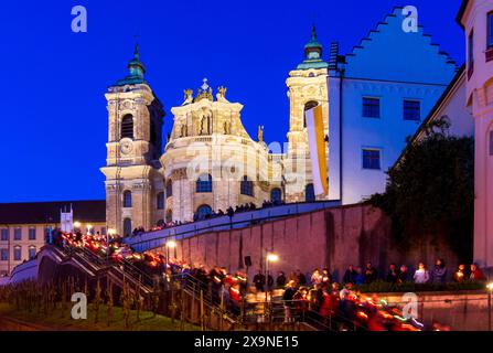 Basilica di San Martino, processione a lume di candela alla vigilia del Blutritt processione equestre Weingarten Oberschwaben-Allgäu Baden-Württemberg Foto Stock