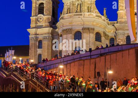 Basilica di San Martino, processione a lume di candela alla vigilia del Blutritt processione equestre Weingarten Oberschwaben-Allgäu Baden-Württemberg Foto Stock