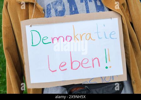 01.06.2024, Kšln: Kundgebung in der Deutzer Werft unter dem motto Arschhuh fŸr Demokratie - Rechtsextremismus stoppen. Die Veranstaltung wird organis Foto Stock