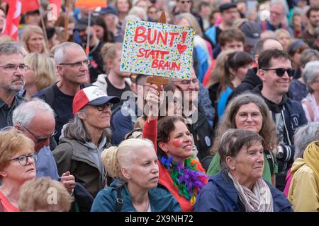 Colonia: Raduno nel Deutzer Werft contro l'estremismo di destra Foto Stock