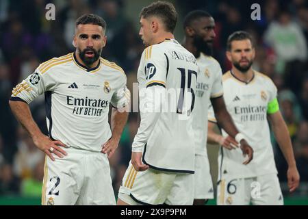 Dani Carvajal del Real Madrid CF e Federico Valverde durante la finale di Champions League 2023/2024 tra il Borussia Dortmund e il Real Madri CF allo stadio Wembley di Londra (Inghilterra), 1 giugno 2024. Foto Stock