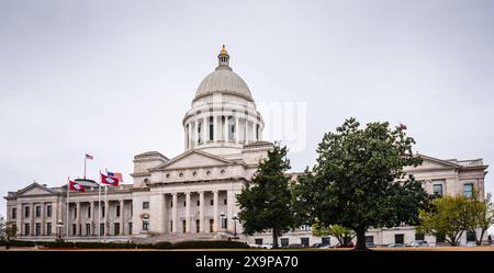 Facciata anteriore della capitale dello stato dell'Arkansas a Little Rock, Arkansas. Foto Stock