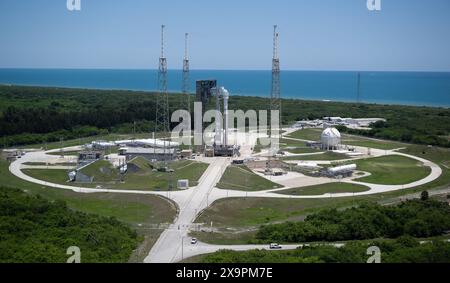 Cape Canaveral, Stati Uniti d'America. 30 maggio 2024. La navicella spaziale Boeing CST-100 Starliner sulla sommità del razzo ULA Atlas V mentre si prepara al lancio dallo Space Launch Complex-41 al Kennedy Space Center, il 30 maggio 2024, a Cape Canaveral, Florida. Lo Starliner First Manned Crew Flight test ha subito una serie di ritardi e il lancio è previsto per il 1° giugno. Crediti: Joel Kowsky/NASA Photo/Alamy Live News Foto Stock