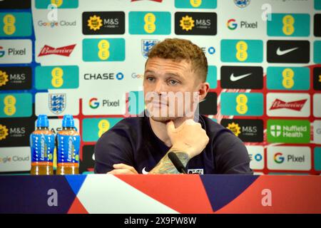 Darlington, Regno Unito. 2 giugno 2024. Il giocatore inglese Kieran Trippier parla ai media prima della partita contro la Bosnia-Erzegovina come parte dei preparativi per i prossimi Campionati europei UEFA in Germania. Crediti: James Hind/Alamy. Foto Stock