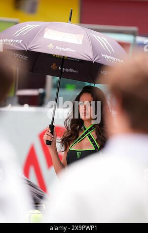 Mugello, Italien. 2 giugno 2024. 02.06.2024, autodromo Internazionale del Mugello, Mugello, MotoGP Gran Premio d'Italia 2024, nella foto Grid Girls nel Mugello. Credito: dpa/Alamy Live News Foto Stock