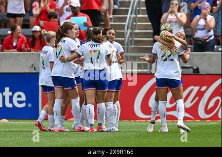 Commerce City, Colorado, Stati Uniti. 1 giugno 2024. La squadra femminile degli Stati Uniti celebra dopo un gol durante la partita internazionale di calcio femminile tra la nazionale femminile degli Stati Uniti e la Corea, al Dick's Sporting Goods Park di Commerce City, CO. Kevin Langley/Sports South Media/CSM/Alamy Live News Foto Stock