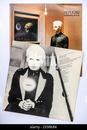 Copertina LP e copertina interna di Replicas, il secondo album in studio dei Tubeway Army, pubblicato nel 1979 Foto Stock