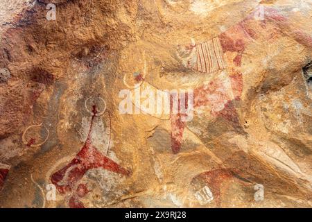 Antiche opere d'arte rupestri tribali incisioni primitive di mucche, Laas Geel, Maroodi Jeex, Hargeisa, Somaliland Foto Stock