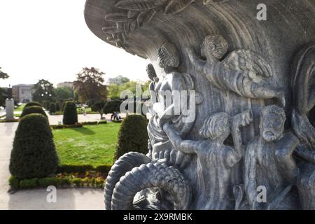 Dettagli architettonici di Fuente de la Concha nel Giardino Parterre della città di Madrid Foto Stock