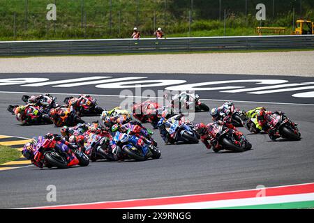 Mugello, Italia. 2 giugno 2024. Gara durante il Gran Premio dâ&#x80;&#x99;Italia Brembo - gara, Campionato del mondo MotoGP nel Mugello, Italia, 02 giugno 2024 credito: Agenzia fotografica indipendente/Alamy Live News Foto Stock