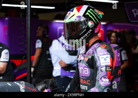 Franco Morbidelli e prima Pramac Racing hanno visto durante il Gran Premio d'Italia Brembo di MotoGP GP7 - prove libere Pit Lane sul circuito del Mugello a Scarperia. Foto Stock