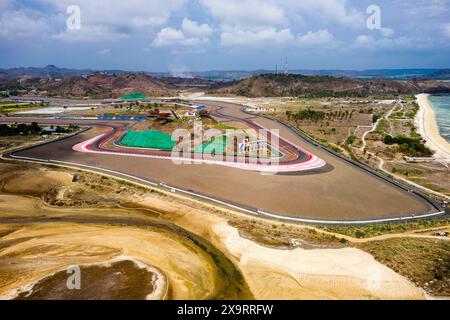 Vista aerea del circuito internazionale Lombok Mandalika utilizzato per gli sport motoristici Foto Stock