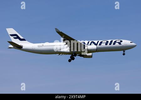 Copenaghen, Danimarca. 22 maggio 2024. Un Airbus 330-300 Finnair atterra all'aeroporto Kastrup di Copenaghen. Finnair dispone di 8 airbus 330 nella flotta con una configurazione a tre classi. (Foto di Fabrizio Gandolfo/SOPA Images/Sipa USA) credito: SIPA USA/Alamy Live News Foto Stock