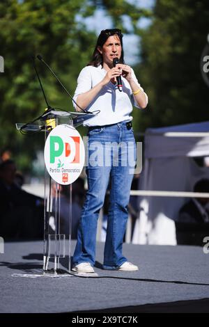 Milano, Italia. 1 giugno 2024. Milano, chiusura della campagna elettorale del Partito Democratico per le elezioni europee del 2024 all'Arco della Pace. Nella foto: Elly Schlein Credit: Independent Photo Agency/Alamy Live News Foto Stock