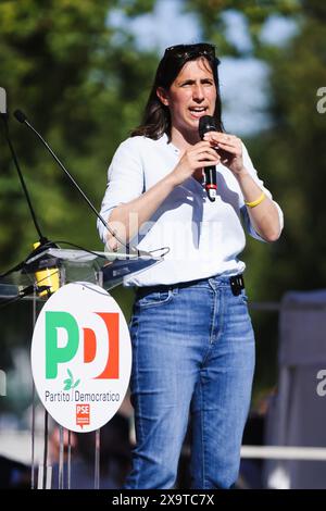 Milano, Italia. 1 giugno 2024. Milano, chiusura della campagna elettorale del Partito Democratico per le elezioni europee del 2024 all'Arco della Pace. Nella foto: Elly Schlein Credit: Independent Photo Agency/Alamy Live News Foto Stock