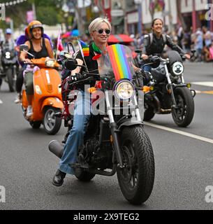 West Hollywood, Stati Uniti. 2 giugno 2024. I motociclisti guidano la WeHo Pride Parade annuale sul Santa Monica Boulevard durante le festività che iniziano il Pride Month a West Hollywood, California, domenica 2 giugno 2024. Foto di Chris Chew/UPI credito: UPI/Alamy Live News Foto Stock