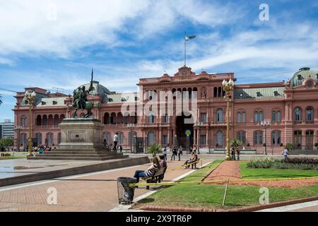 Vista di Casa Rosada (Casa Rosa), la residenza e l'ufficio del Presidente dell'Argentina e situata nel centro storico di Buenos Aires. Foto Stock