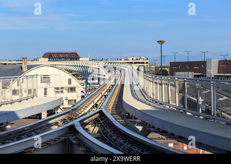 VENEZIA, ITALIA - 12 MARZO 2023: Questa è la rotta People Mover per il treno sopraelevato automatizzato dall'isola di Tronceto a Piazza Roma. Foto Stock