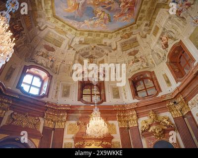 Vienna, Austria - 28 luglio 2023: Decorazioni interne del Palazzo del Belvedere. interni, affreschi e dettagli architettonici del palazzo Foto Stock