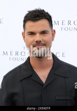 Los Angeles, CA. 2 giugno 2024. Taylor Lautner alla 3rd Annual Cam for a cause Gala della Cameron Boyce Foundation al Beehive il 2 giugno 2024 a Los Angeles, California. Crediti: Faye Sadou/Media Punch/Alamy Live News Foto Stock