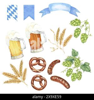 Elementi dell'Oktoberfest in acquerello. Tazze spremute con birra chiara e scura, salsicce alla griglia, pretzel salati, frumento, luppolo e bandiere bavaresi. Cliparts per design festivi, festeggiamenti, birreria Foto Stock