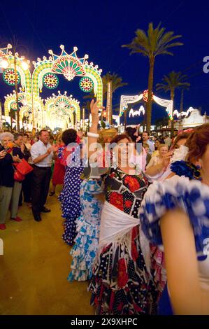 Signore alla fiera ippica di Jerez de la Frontera. Foto Stock