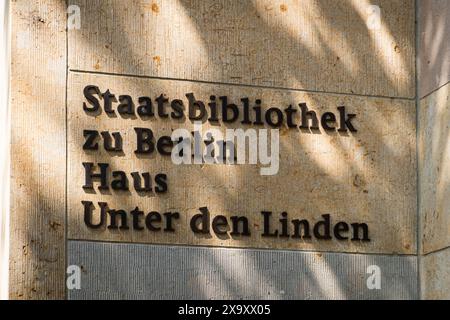 Berlino, Germania - 02 giugno 2024: La Biblioteca di Stato di Berlino (in tedesco: Staatsbibliothek zu Berlin) Foto Stock