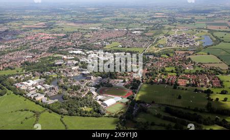 Veduta aerea della York University da ovest guardando verso est verso il Campus East Foto Stock