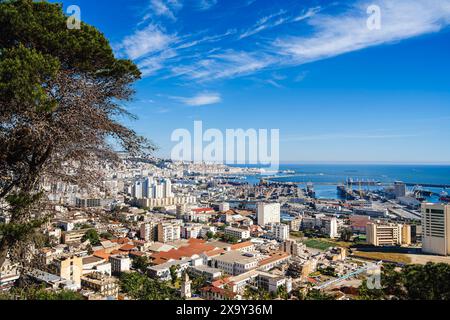 Paesaggio urbano di Algeri, Algeria, immagine HDR Foto Stock