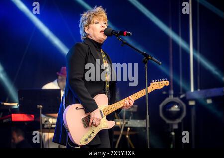 Leyland, Lancashire, domenica 26 maggio 2024. La cantante Katrina Leskanich si esibisce sul palco dell'annuale festival Music in the Park a Worden Park, Leyland. Foto Stock