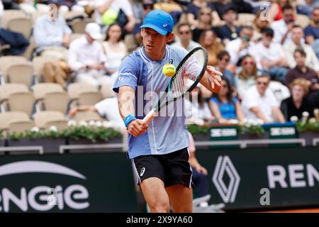 Parigi, Parigi, Francia. 3 giugno 2024. 3 giugno 2024, Parigi, Parigi, Francia: Novak Djokovic (SRB) in azione durante il grande Slam di tennis del Roland Garros 2024, giorno 9, partita tra Alex De Minaur (AUS) e Daniil Medvedev (''') allo stadio Roland Garros - on june 3 2024.Parigi - Francia (Credit Image: © Loic Baratoux/ZUMA Press Wire) SOLO PER USO EDITORIALE! Non per USO commerciale! Crediti: ZUMA Press, Inc./Alamy Live News crediti: ZUMA Press, Inc./Alamy Live News Foto Stock