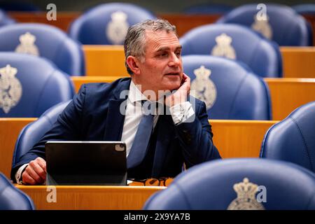 L'AIA, PAESI BASSI - 13 FEBBRAIO: Tom van der Lee (GLPvdA) durante il dibattito Plenario al Tweede Kamer il 13 febbraio 2024 a l'Aia, Nether Foto Stock