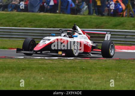 Kai Daryanani, Fortec Motorsport, ROKIT F4 British Championship, certificato dalla FIA, tre gare di venti minuti nel weekend dello Snetterton 30 Foto Stock