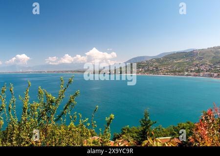 Città di Agropoli sulla costa del Cilento, Italia Foto Stock