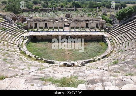 Teatro greco ellenistico o Odeon presso l'antica città di Afrodisia, Geyre, vicino a Karacasu, provincia di Aydin, Turchia Foto Stock