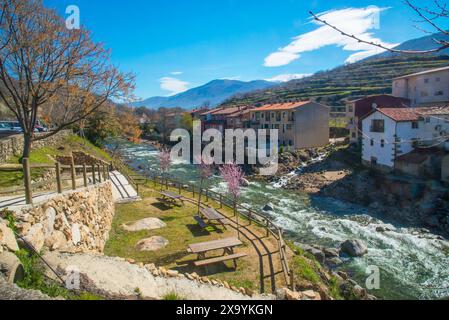 Fiume Jerte. Cabezuela del Valle, provincia di Cáceres, Estremadura, Spagna. Foto Stock