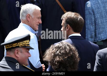 Clairefontaine, Francia. 3 giugno 2024. Didier Deschamps - il presidente Emmanuel Macron visita la squadra francese di calcio maschile al Clairefontaine National Football Center, a Clairefontaine-en-Yvelines, in Francia, il 3 giugno 2024. Foto di Stephane Lemouton/Pool/ABACAPRESS. COM credito: Abaca Press/Alamy Live News Foto Stock