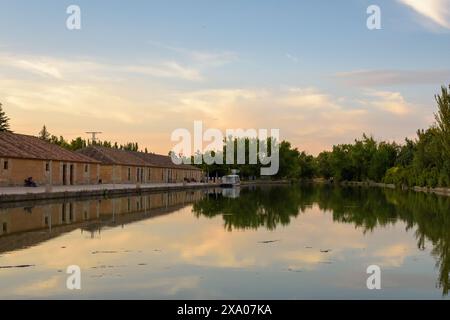 Molo del Canal de Castilla a Medina de Rioseco, Valladolid, Castilla y Leon, Spagna Foto Stock