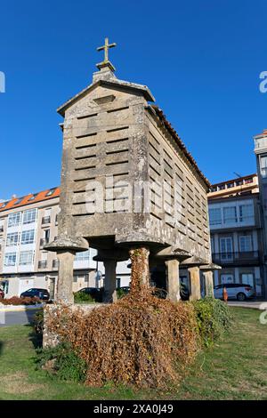 Spagna, Galizia, Porto do Son, pietra conservata Hórreo (negozio di cereali galiziani) Foto Stock