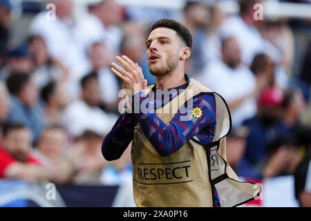 L'inglese Declan Rice si riscalda come sostituto durante un'amichevole internazionale al St. James' Park, Newcastle. Data foto: Lunedì 3 giugno 2024. Foto Stock