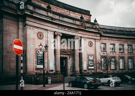 Bolton Manchester Regno Unito 7 aprile 2024. La galleria d'arte e il museo fanno parte della mezzaluna di le mans Bolton Foto Stock