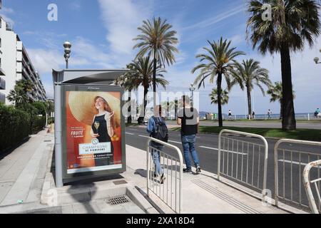 Bene, Francia. 03 giugno 2024, Nizza, Francia - Meteo, viaggio, vacanza, spiaggia, arte, foto di strada - Hotel Negresco - credito Ilona Barna BIPHOTONEWS, Alamy Live News crediti: Ilona Barna BIPHOTONEWS/Alamy Live News Foto Stock