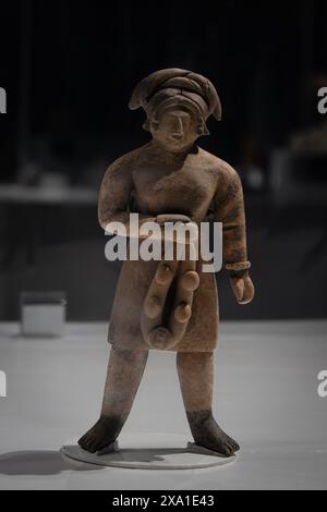 Una reliquia maya conservata di una figura umana. Foto Stock