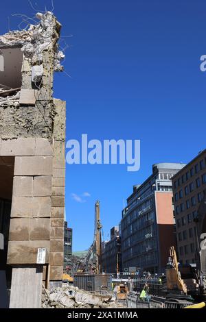 Questo edificio fu costruito nei primi anni '1970, ma non soddisfaceva i requisiti odierni per gli edifici. I lavori continueranno fino al 2026 Foto Stock