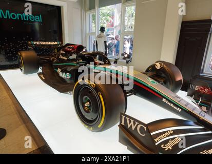 Montreal, Canada, 3 giugno 2024. La vettura di Formula 1 di Lewis Hamilton in mostra per il festival del weekend del Gran Premio del Canada nel centro di Montreal. Credito: Richard Prudhomme/alamy notizie dal vivo Foto Stock